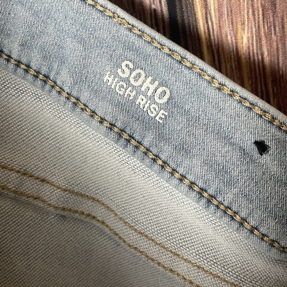 Nicole Miller Denim Shorts - Picture 6 of 6